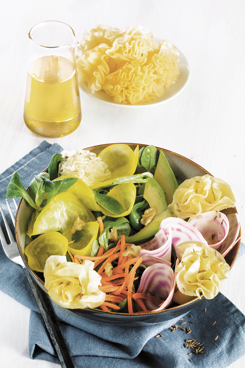 Veggie bowl et rosettes de Tête de Moine AOP